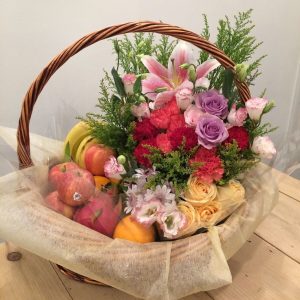 a fruit basket a day keeps the blues away! #marcheauxfleur #fruitbasket #singapore #sgfleur #getwellsoon